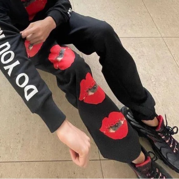 The Kid LAROILips SweatpantsBlackSize XXL